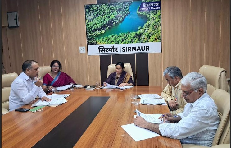 उचित मूल्य की दुकानों का निरीक्षण तथा खाद्यान्नों का उचित भंडारण करें सुनिश्चित-उपायुक्त