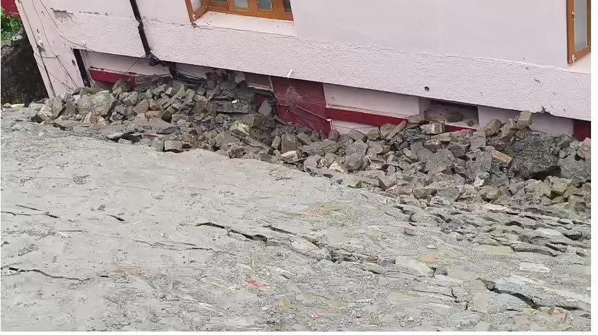 सिरमौर में दो दिनों से बारिश से करीब 8 करोड रुपए का नुकसान, IPH को 24 लाख व PWD को 7 करोड़ 77 लाख का हुआ नुकसान