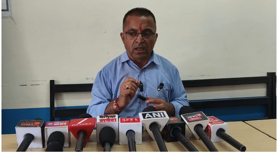 सिरमौर में  प्रतिबंध के बावजूद चल रही खनन गतिविधियां, पर्यावरण विद् नाथूराम चौहान ने मीडिया को जारी किए वीडियो
