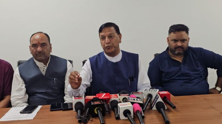 टैक्स में केंद्र सरकार कटौती तो हिमाचल सरकार कर रही बढोतरी , आए दिन नए-नए टैक्स जनता पर थोप रही सरकार : डॉ राजीव बिंदल 