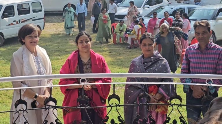 माता बाला सुंदरी गौशाला में मनाया गया गोपाष्टमी पर्व, उपायुक्त प्रियंका वर्मा विशेष रूप से रही मौजूद