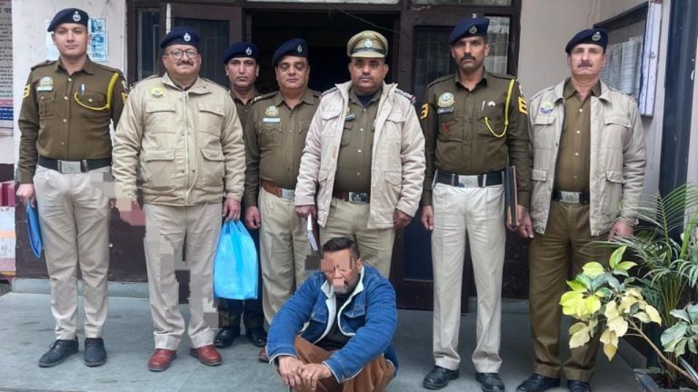 नाहन : बाल्मीकि बस्ती में पुलिस ने दबिश देकर 10.11 ग्राम चिट्टे समेत एक को किया गिरफ्तार, करंसी व जेवरात भी बरामद