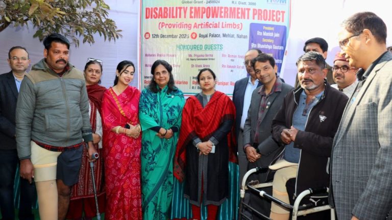 शाही महल में रोटरी क्लब नाहन ने 5 दिव्यांगजनों को किये आधुनिक कृत्रिम अंग वितरित