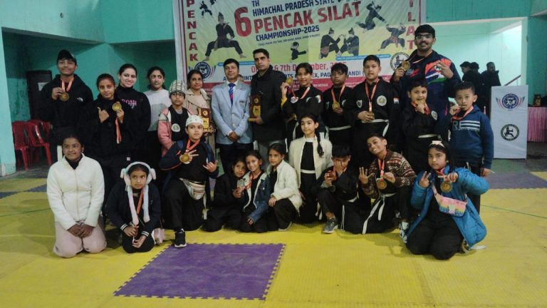 सिरमौर के खिलाड़ी राज्य स्पर्धा में  20 स्वर्ण जीत कर लौटे नाहन, मंडी में हुई थी राज्य स्तरीय पेंचक सिलात प्रतियोगिता