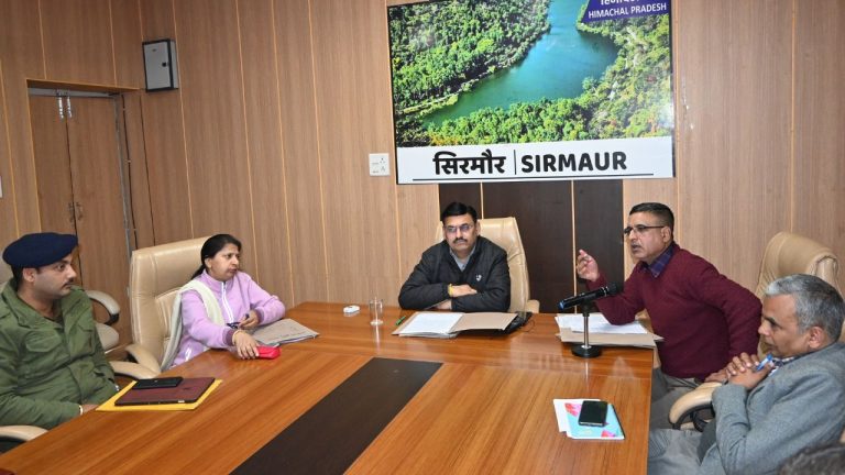 अतिरिक्त जिला दंडाधिकारी की अध्यक्षता में जिला स्तरीय सतर्कता एवं प्रबोधन समिति की बैठक आयोजित