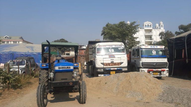 सिरमौर पुलिस ने की अवैध खनन पर कड़ी कार्रवाई, 41 टिप्पर / ट्रैक्टर को किया जब्त  