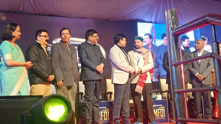 किन्नौर के आशीष नेगी को मिला फार्मर आइकॉन अवार्ड