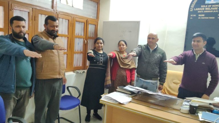 नाहन में ‘एंटी-चिट्टा अभियान’ के तहत श्रम कल्याण विभाग ने ली नशा मुक्ति की शपथ