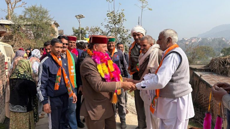 कालाआम-त्रिलोकपुर क्षेत्र में भाजपा सरकार में शुरू हुए विकास कार्यों में कांग्रेस सरकार ने जड़े ताले : डॉ राजीव बिंदल 