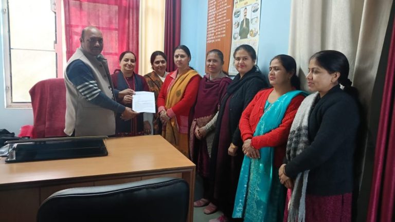 आंगनबाड़ी कार्यकर्ताओं ने मुख्यमंत्री को भेजा ज्ञापन, कार्यकर्ताओं से जुड़ी विभिन्न मांगों को CM के सामने उठाया