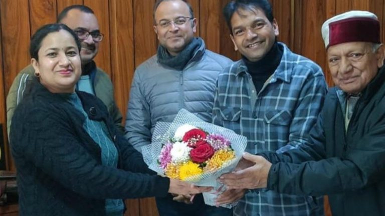 उपायुक्त सिरमौर प्रियंका वर्मा से रोटरी क्लब नाहन ने की मुलाकात, नववर्ष की दी शुभकामनाएं