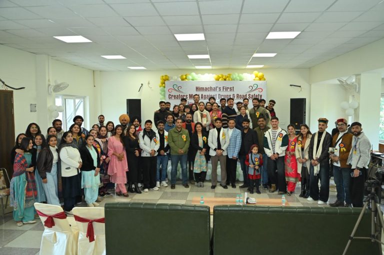सिरमौर, शिमला और सोलन के कंटेंट क्रिएटर्स ने एक मंच पर आकर ली नशा मुक्ति और सड़क सुरक्षा की शपथ