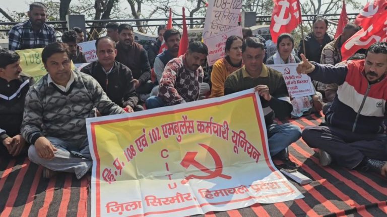 मांगे पूरी न हुई तो अनिश्चितकालीन हड़ताल पर जाएंगे एंबुलेंस कर्मचारी, 5 दिन की सामूहिक हड़ताल पर 102 और 108 एंबुलेंस कर्मी