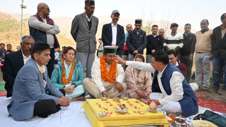 जगत सिंह नेगी ने बागथन में 1 करोड़ 25 लाख से बनने वाले जैव नियंत्रण प्रयोगशाला का किया शिलान्यास