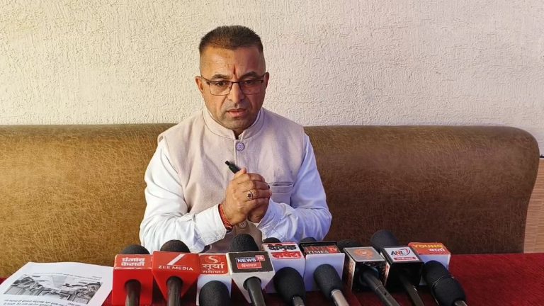 नियमों को ताक पर रखकर नदी नालों के साथ हो रही कंस्ट्रक्शन : नाथूराम चौहान