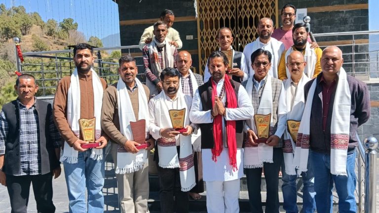 सकारात्मक पत्रकारिता के लिए शिरगुल जनसेवा समिति ने किया मीडिया कर्मियों का सम्मान